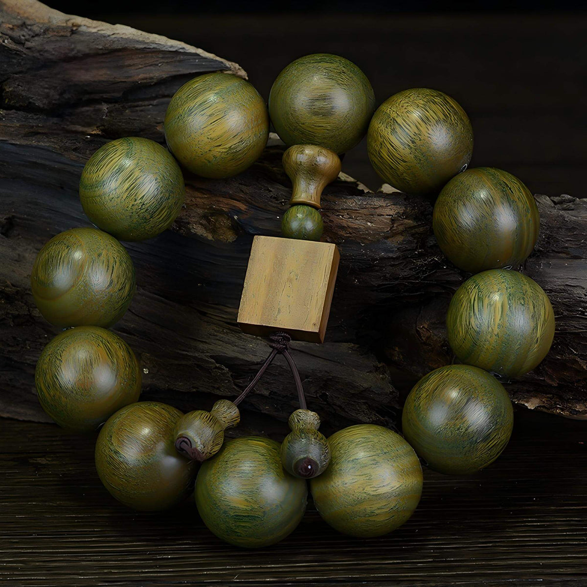 Kenlina Natural Green Sandalwood Meditation Beaded Bracelet