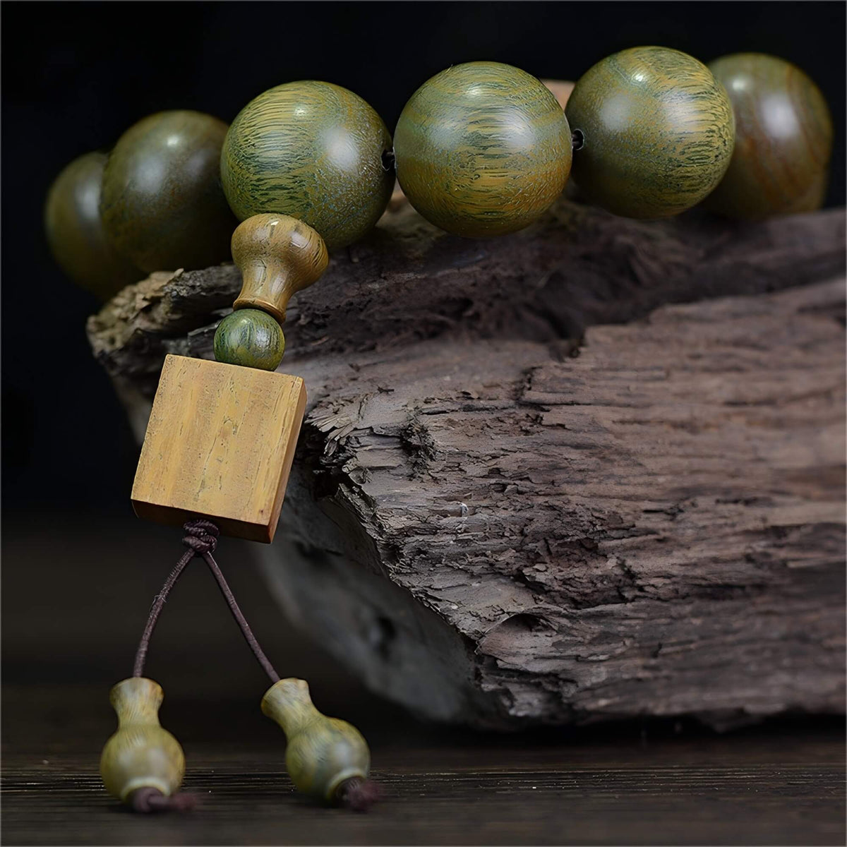 Kenlina Natural Green Sandalwood Meditation Beaded Bracelet