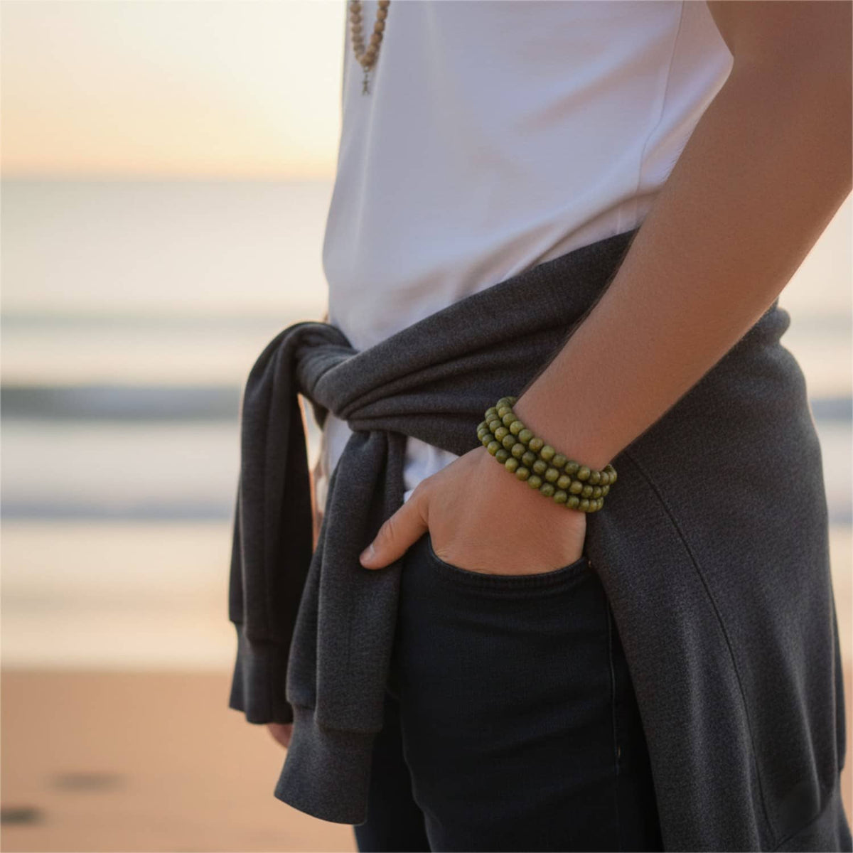 Kenlina Natural Green Sandalwood Meditation Beaded Bracelet